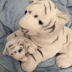 FIESTA TOYS THE GREATEST SHOW ON EARTH WHITE TIGER AND HER CUB PLUSH 13”